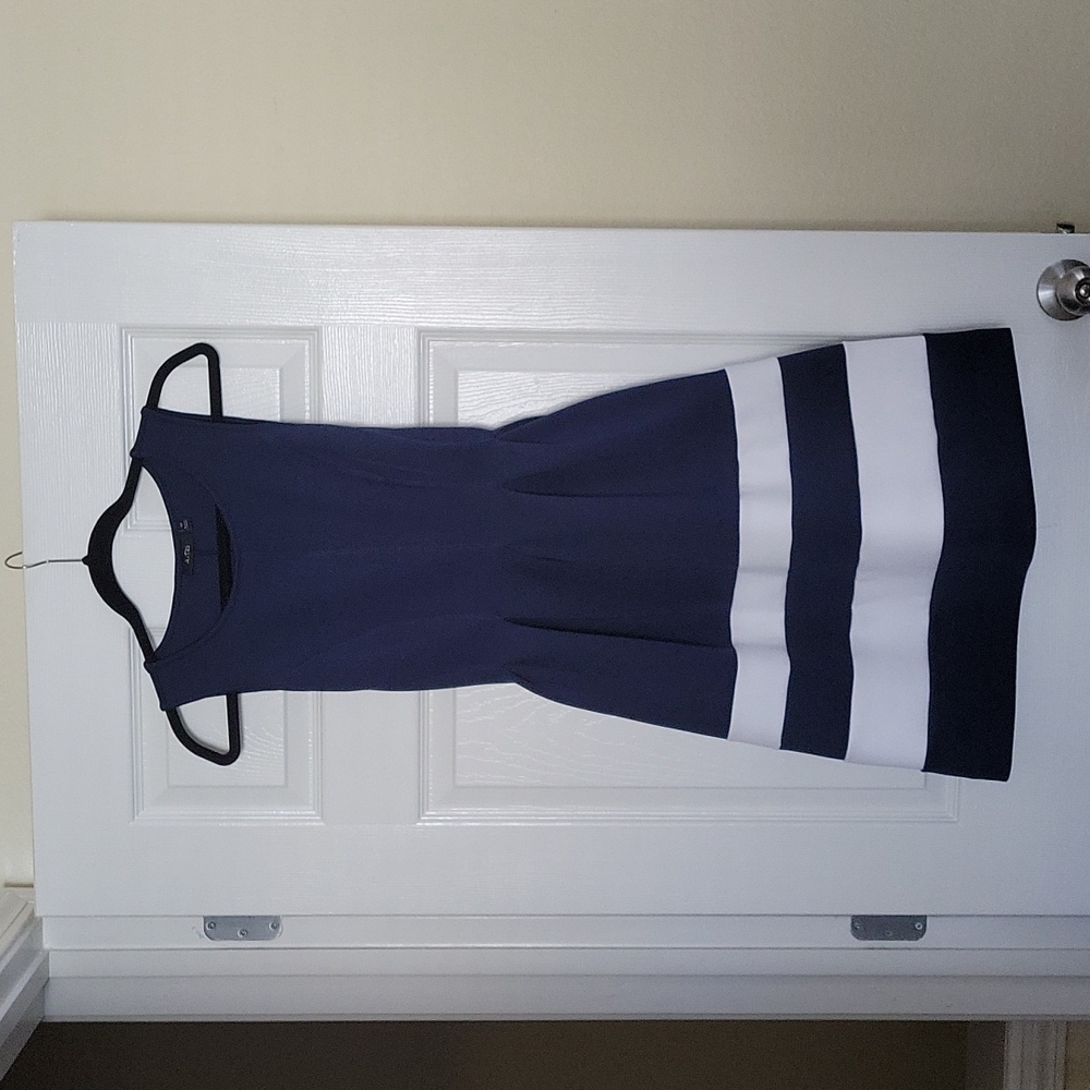 APT9, x-small, Navy dress